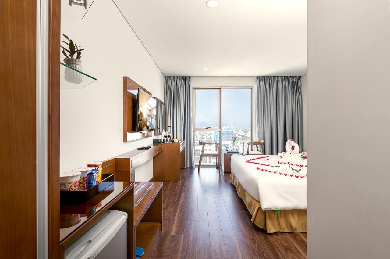 Tamarind Danang Beach Hotel Екстер'єр фото
