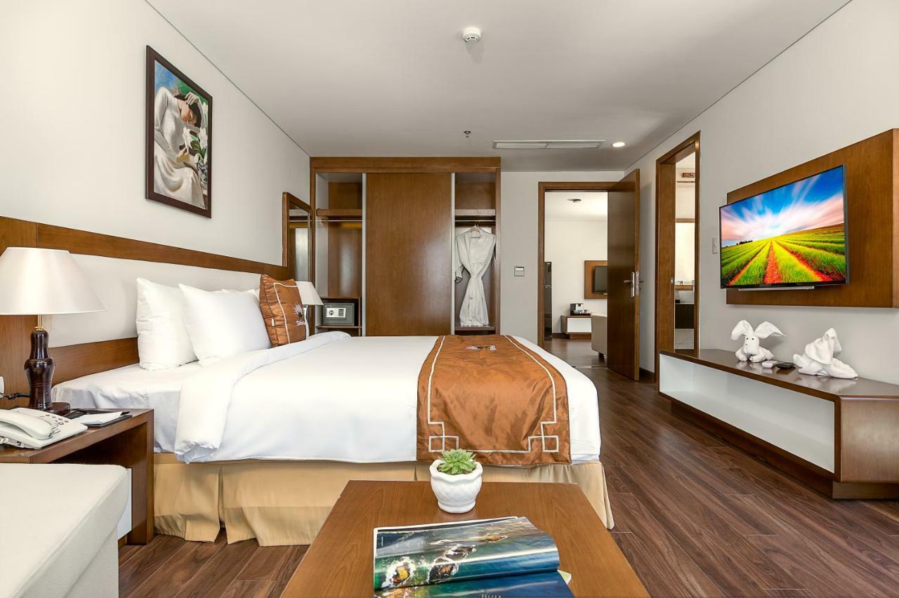 Tamarind Danang Beach Hotel Екстер'єр фото