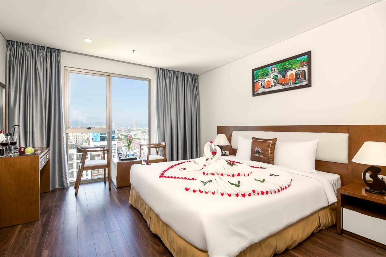 Tamarind Danang Beach Hotel Екстер'єр фото
